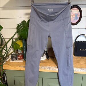 Athleta Ultimate Stash 7/8 Leggings – Size Medium